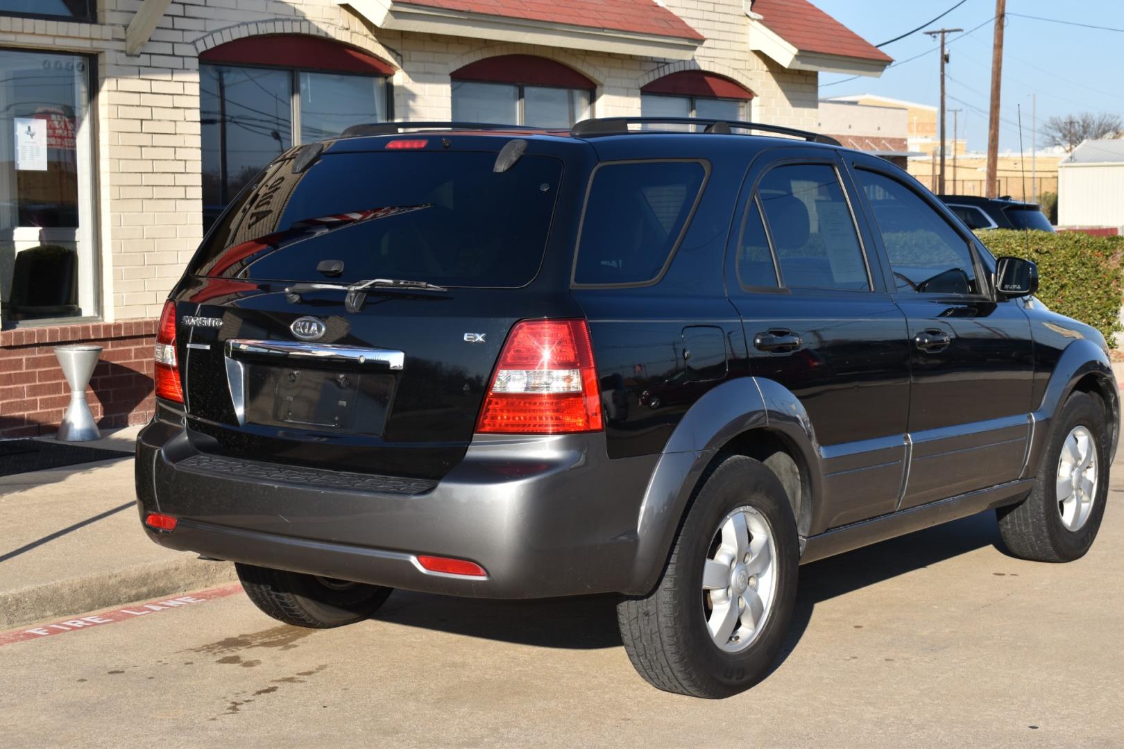 2008 Black /Gray Kia Sorento Base (KNDJD736985) with an V6 3.81 engine, 5 SPEED AUTOMATIC transmission, located at 5925 E. BELKNAP ST., HALTOM CITY, TX, 76117, (817) 834-4222, 32.803799, -97.259003 - When considering buying a used car like the 2008 Kia Sorento, there are several factors to take into account. Here are some potential reasons why you might consider purchasing this model: Affordability: The 2008 Kia Sorento is likely to be more affordable compared to newer SUVs. If you're on a bu - Photo#4